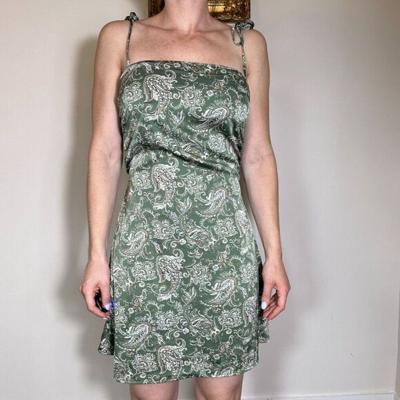 Dress Forum Green Paisley Silky Tropical Vibes Mini Dress Size Medium - Picture 1 of 4